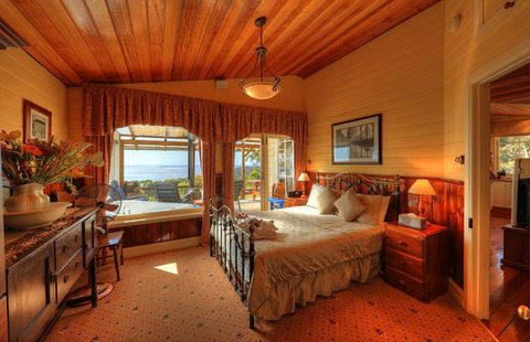 Island View Spa Cottage - E Caravan Parks 2