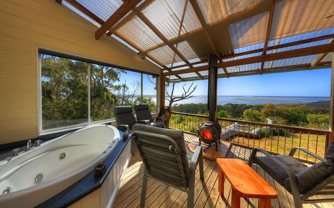 Island View Spa Cottage - E Caravan Parks 6