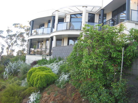 Sheer Pleasure Accommodation - E Caravan Parks 8