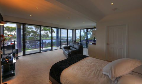 Sheer Pleasure Accommodation - E Caravan Parks 18