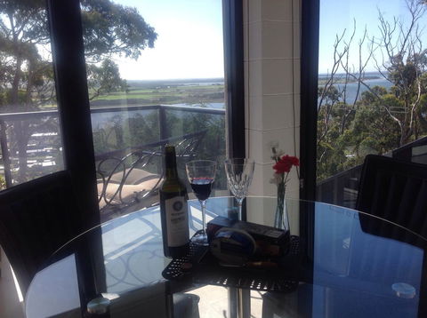 Sheer Pleasure Accommodation - E Caravan Parks 9