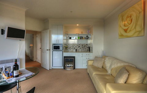 Sheer Pleasure Accommodation - E Caravan Parks 3