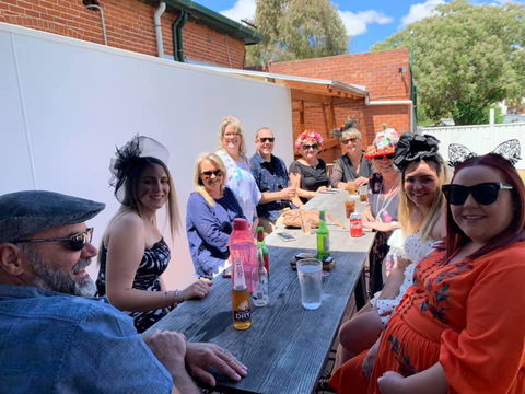 New Cornwall Hotel - E Caravan Parks 1