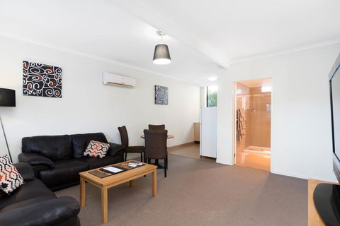 New Crossing Place Motel - E Caravan Parks 2