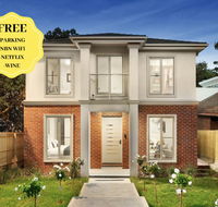 NEW Inner Melb Luxury Modern Grand Holiday House - Great Location Wifi Parking - E Caravan Parks