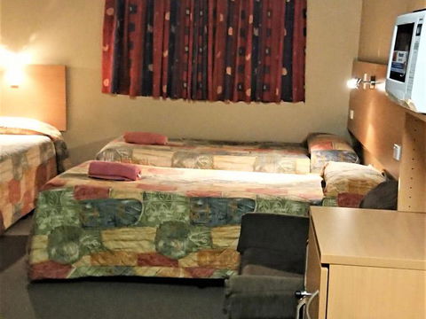 New Olympic Motel - E Caravan Parks 3