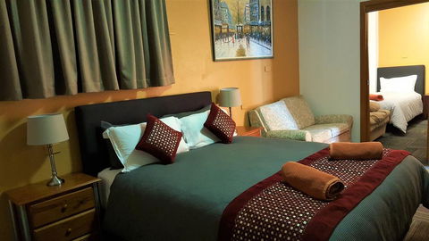 New Olympic Motel - E Caravan Parks 0