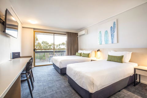 Nightcap At Shoppingtown Hotel - E Caravan Parks 1
