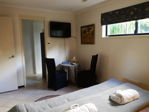 Noosa Edge Nudist Retreat - E Caravan Parks 2