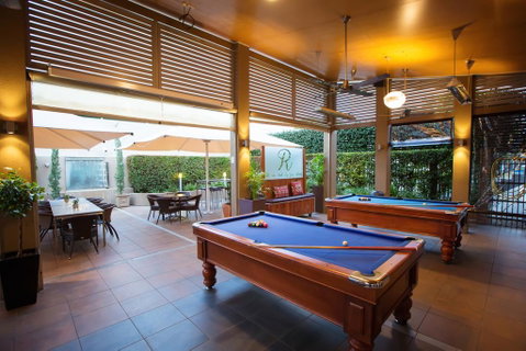 O'Shea's Royal Hotel - E Caravan Parks 0