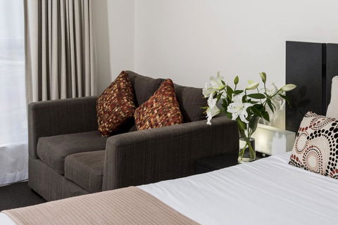 Oaks Ipswich Aspire Suites - E Caravan Parks 1