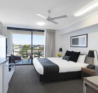 Oaks Mackay Carlyle Suites - E Caravan Parks