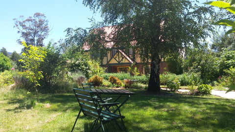 Oaktree Guest House - E Caravan Parks 1