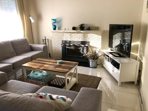 Ocean Beach Cottage - E Caravan Parks 3