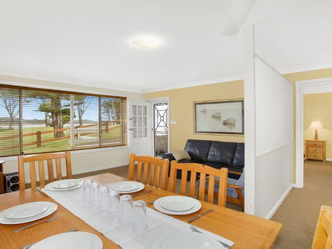 Ocean Blue Apartment Five - Ground Floor Apartment - E Caravan Parks 0