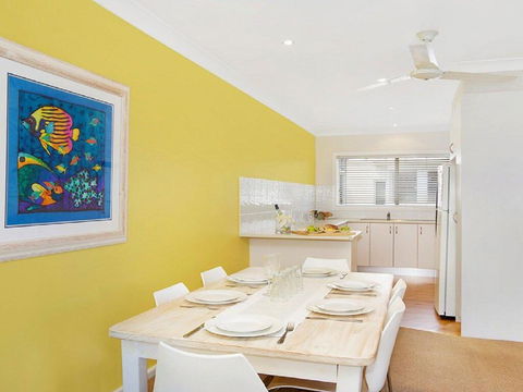 Ocean Blue Apartment Three - Apartment On 2nd Level - E Caravan Parks 2