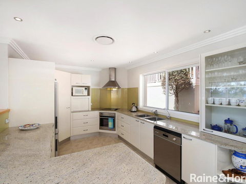 Ocean Breeze - 41 Kurrawyba Avenue, Terrigal - E Caravan Parks 3