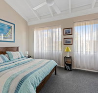 Ocean St Holiday Apartment - E Caravan Parks