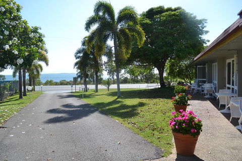 Ocean View Motel Bowen - E Caravan Parks 2