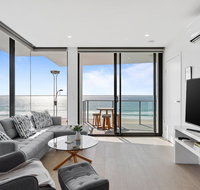 Ocean Views Apartment with Rooftop Pool