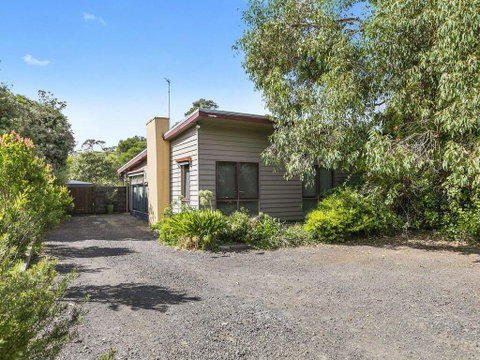 OCEANS 12 - ANGLESEA - E Caravan Parks 0