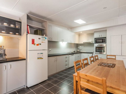 OCEANS 12 - ANGLESEA - E Caravan Parks 3