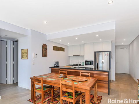 Oceans Edge #8 - 8/5 Campbell Crescent, Terrigal - E Caravan Parks 1