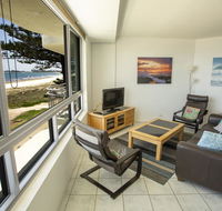 Oceanside Resort - Absolute Beachfront Apartments