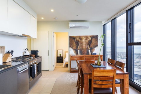 ON TOP OF THE WORLD - BEST VIEWS IN MELBOURNE !! - E Caravan Parks 0