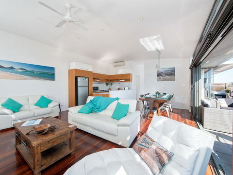 One Mile Cl, Townhouse 22, 26, The Deckhouse - E Caravan Parks 1