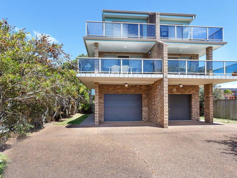 One Street From Main Beach - E Caravan Parks 0