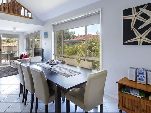 One Street From Main Beach - E Caravan Parks 1