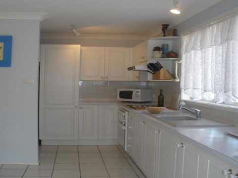 Ourimbah - Across From The Local Rock Pools - E Caravan Parks 3