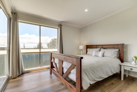 Outlook Views - E Caravan Parks 1