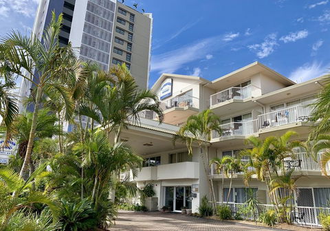 Outrigger Burleigh - E Caravan Parks 0
