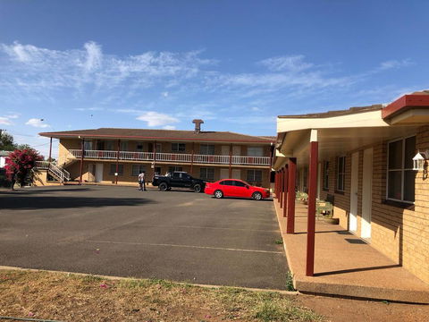 OVERLANDER MOTOR LODGE - E Caravan Parks 0