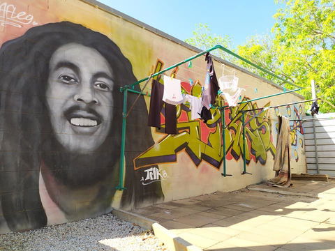 Palm Court Backpackers - E Caravan Parks 3