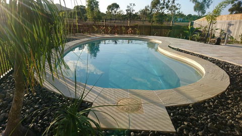 Palm Lakeside Holiday Home - Bowen, Whitsundays, Queensland - E Caravan Parks 3