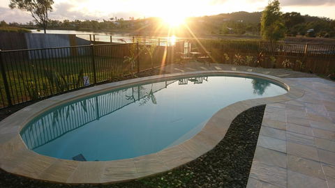Palm Lakeside Holiday Home - Bowen, Whitsundays, Queensland - E Caravan Parks 0
