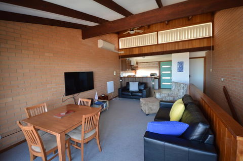Panoramic Townhouse 8 - E Caravan Parks 3