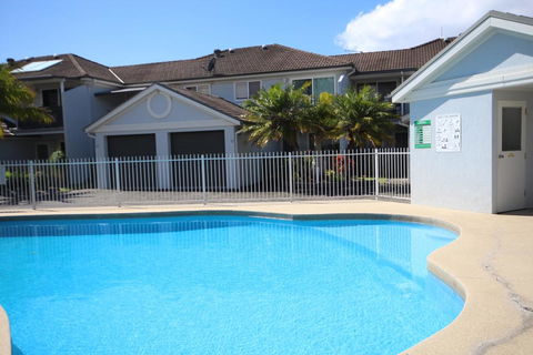 Paradise Waters - No. 13 - E Caravan Parks 0