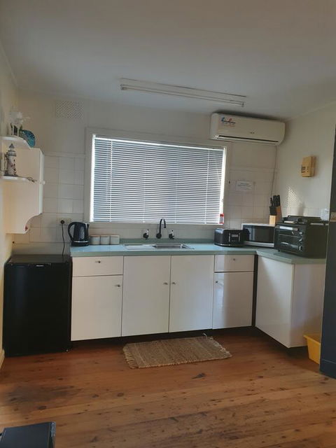 Park Beach Cabins - E Caravan Parks 3