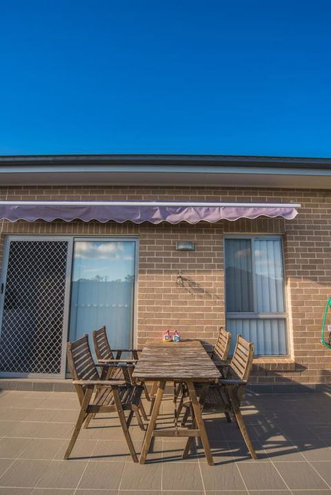 PEACEFUL 2Kingbed RootyHill Townhouse Near Station - E Caravan Parks 3