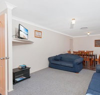 Peaceful Quiet and so close to the beach - E Caravan Parks