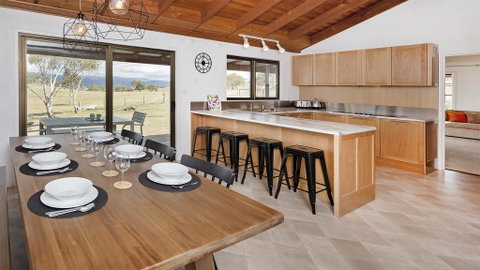 Peak View House - E Caravan Parks 0