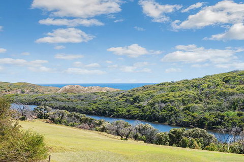 Pearl River Houses - E Caravan Parks 1
