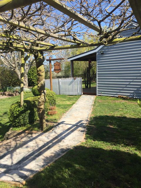 Peg Cottage - E Caravan Parks 1