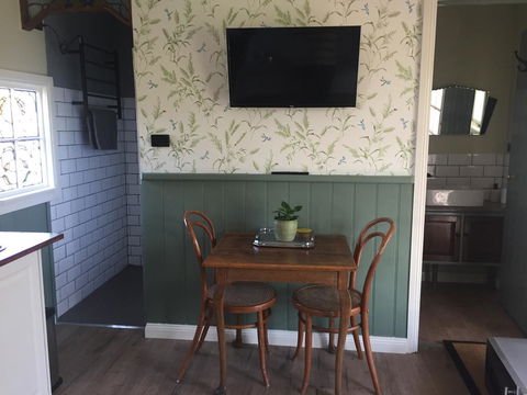 Peg Cottage - E Caravan Parks 2