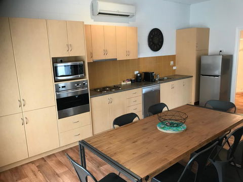 Penguin Seaside Motel - E Caravan Parks 3