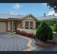 Perfect Location Central Modern Cottage - Free WiFi